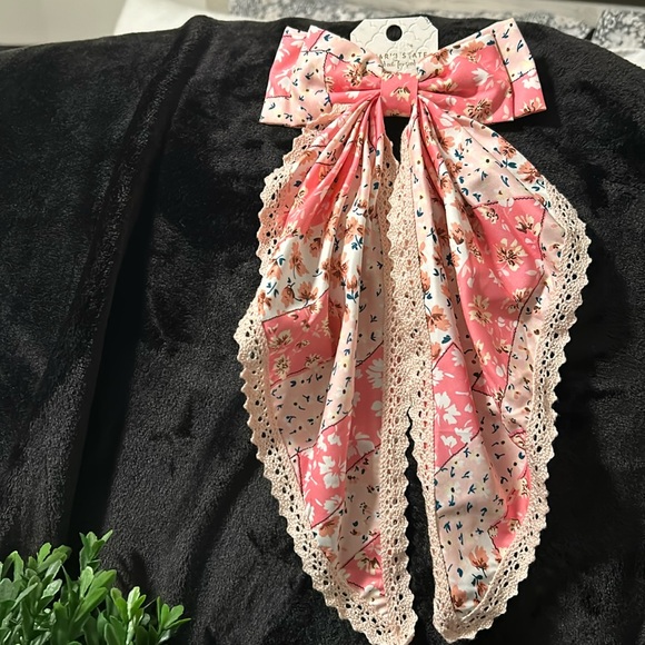 Altar'd State Accessories - Altar’d State Hairbow NWT